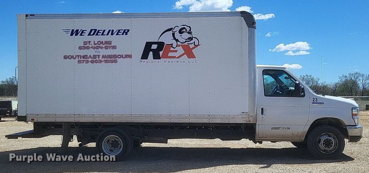 image for item EJ7908 2017 Ford E450 Super Duty  box truck