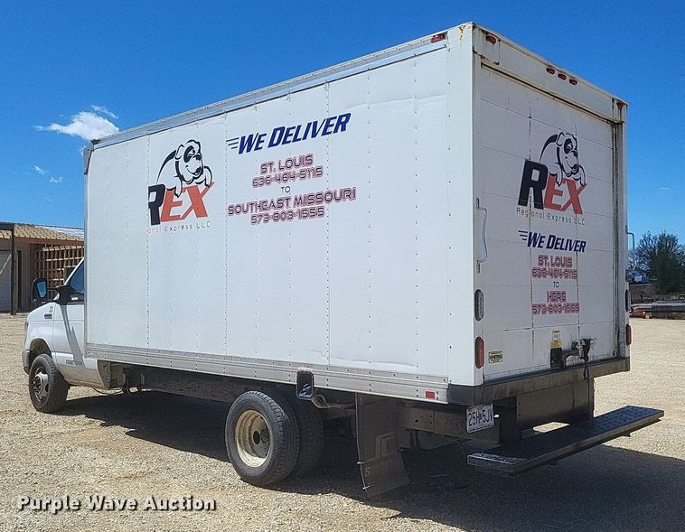 image for item EJ7908 2017 Ford E450 Super Duty  box truck