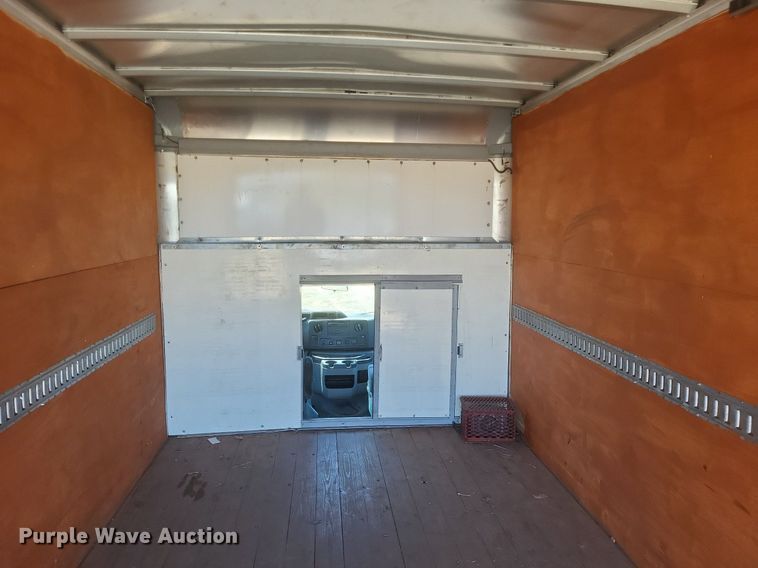 image for item EJ7908 2017 Ford E450 Super Duty  box truck