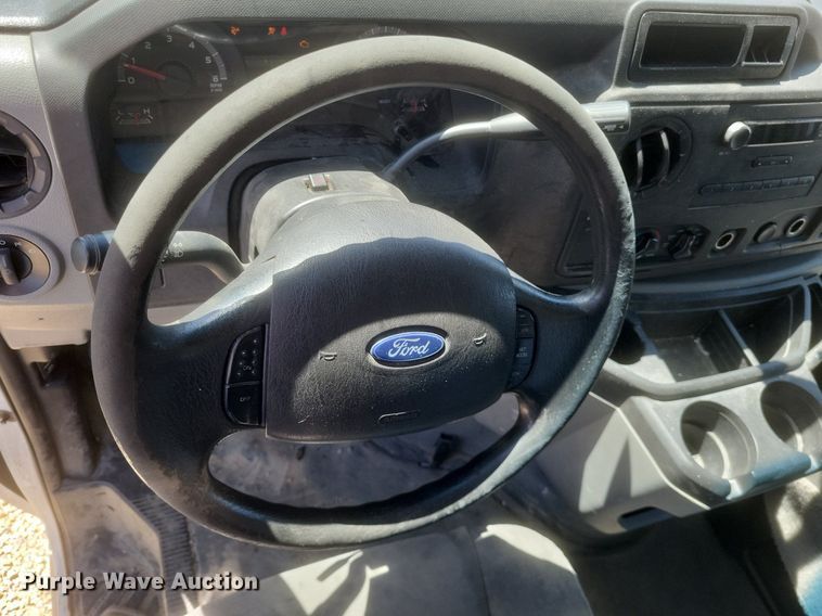 image for item EJ7908 2017 Ford E450 Super Duty  box truck