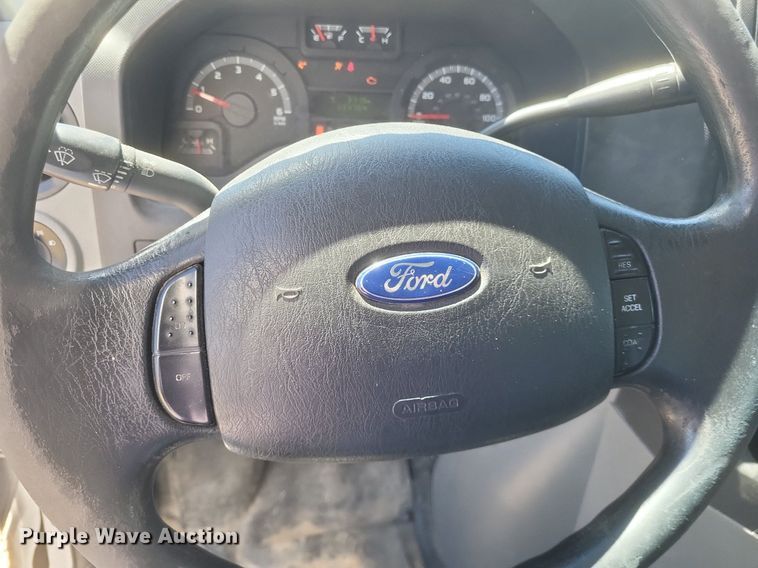 image for item EJ7908 2017 Ford E450 Super Duty  box truck