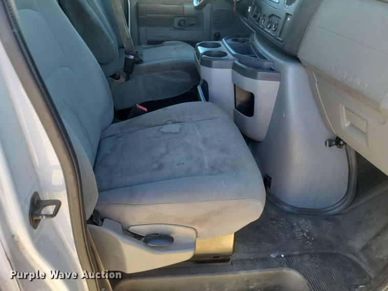 image for item EJ7908 2017 Ford E450 Super Duty  box truck