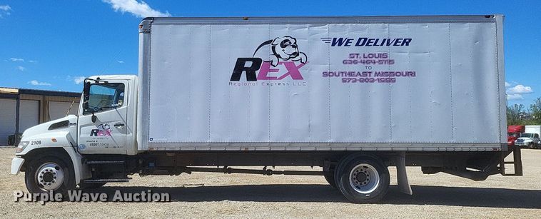 image for item EJ7909 2010 Hino 268 box truck