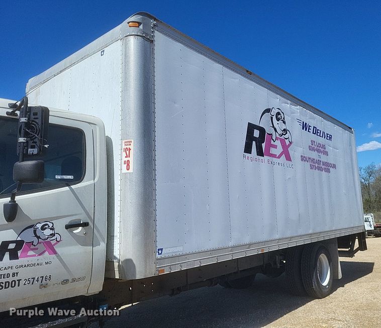 image for item EJ7909 2010 Hino 268 box truck