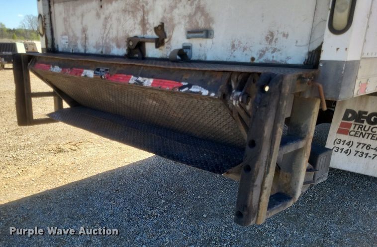 image for item EJ7909 2010 Hino 268 box truck