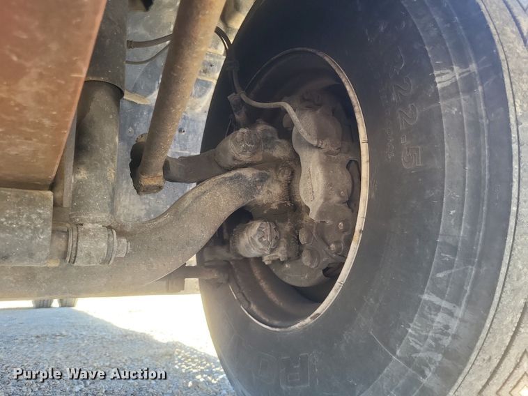 image for item EJ7909 2010 Hino 268 box truck