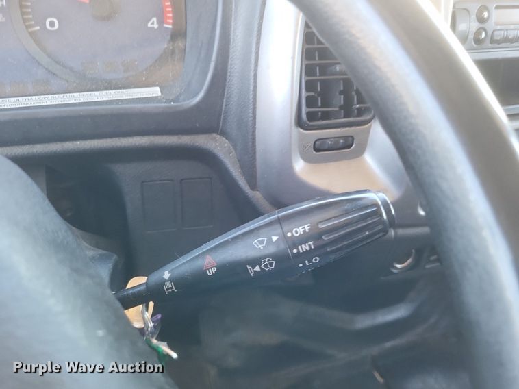 image for item EJ7909 2010 Hino 268 box truck