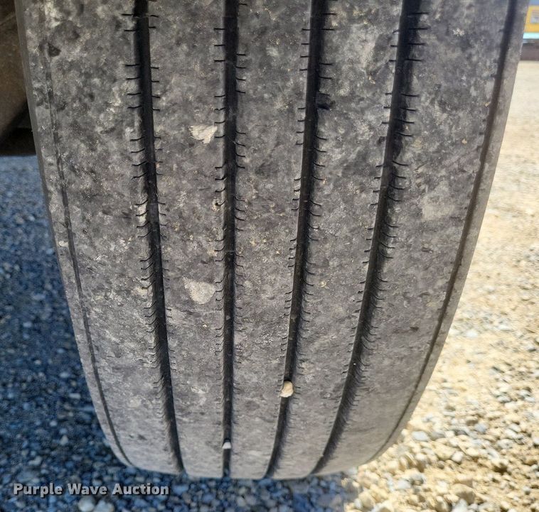 image for item EJ7909 2010 Hino 268 box truck