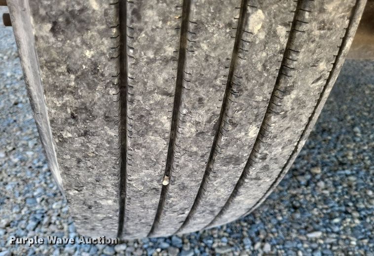 image for item EJ7909 2010 Hino 268 box truck