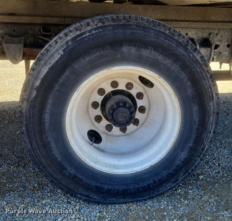 image for item EJ7909 2010 Hino 268 box truck