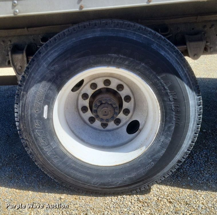 image for item EJ7909 2010 Hino 268 box truck