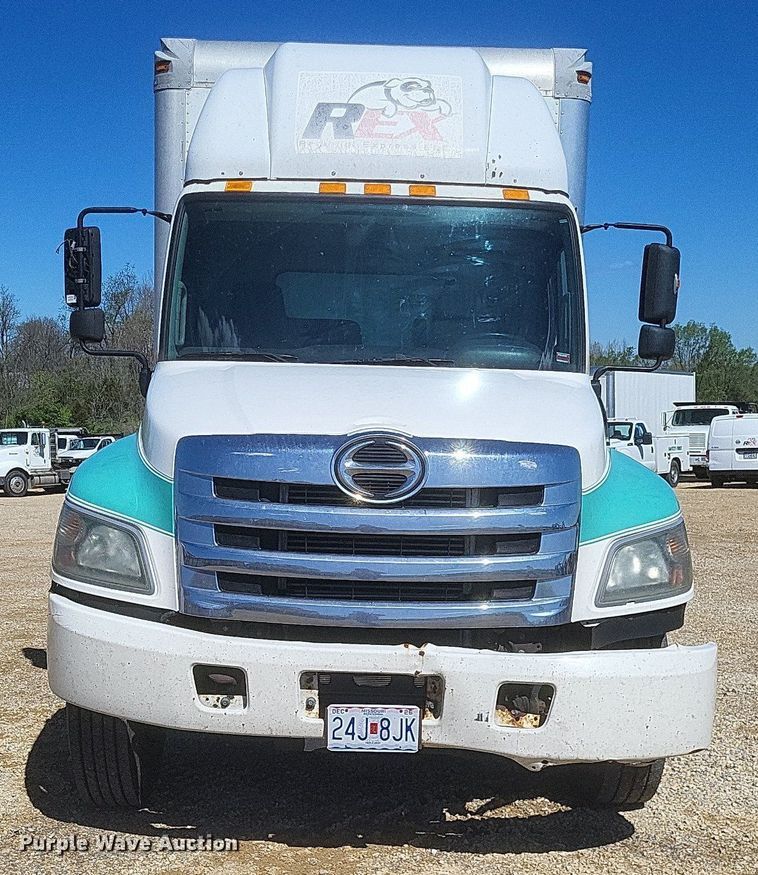 image for item EJ7910 2014 Hino 338 box truck