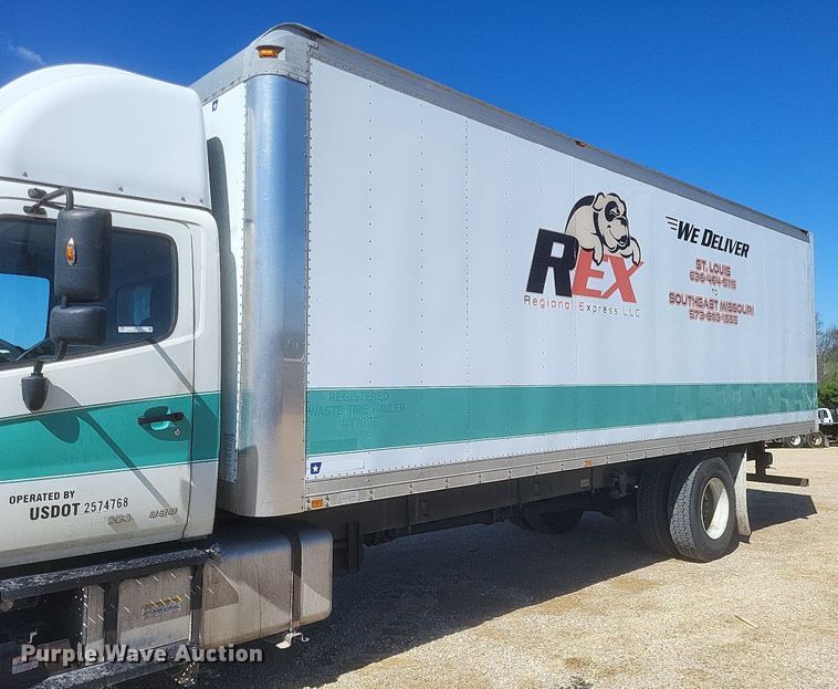 image for item EJ7910 2014 Hino 338 box truck