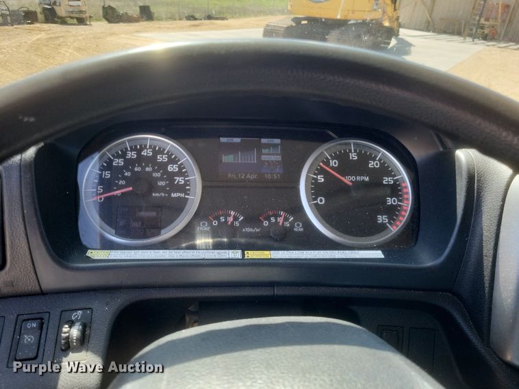 image for item EJ7910 2014 Hino 338 box truck