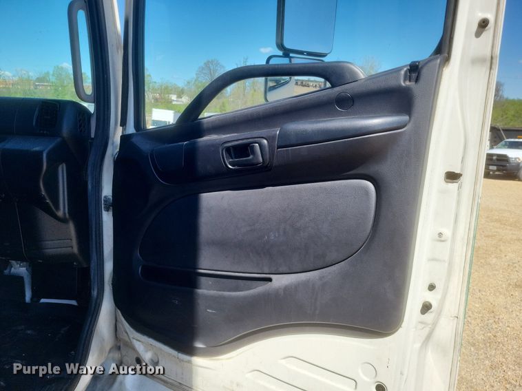 image for item EJ7910 2014 Hino 338 box truck