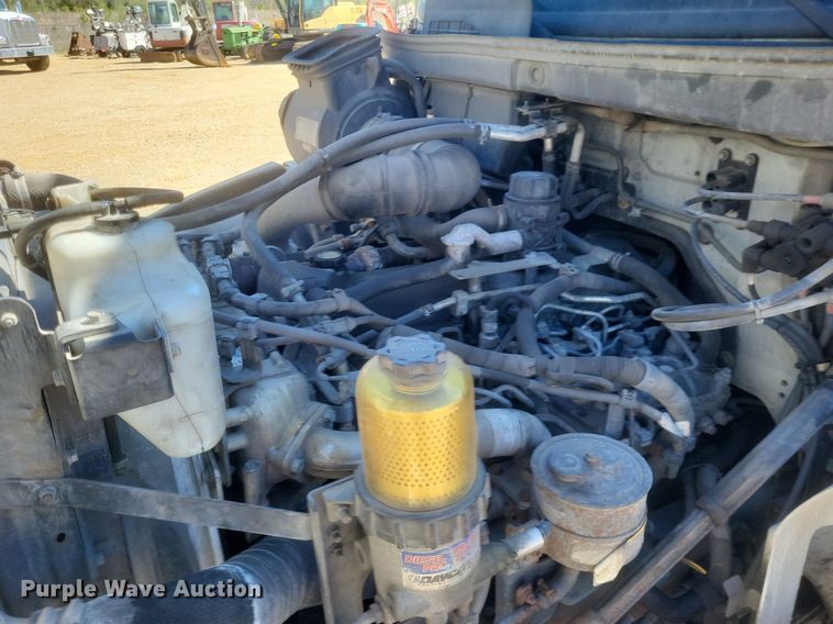 image for item EJ7910 2014 Hino 338 box truck