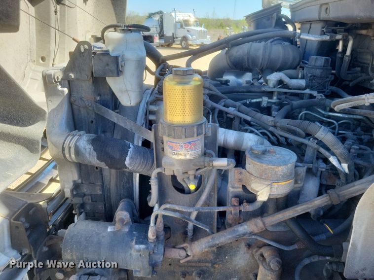 image for item EJ7910 2014 Hino 338 box truck