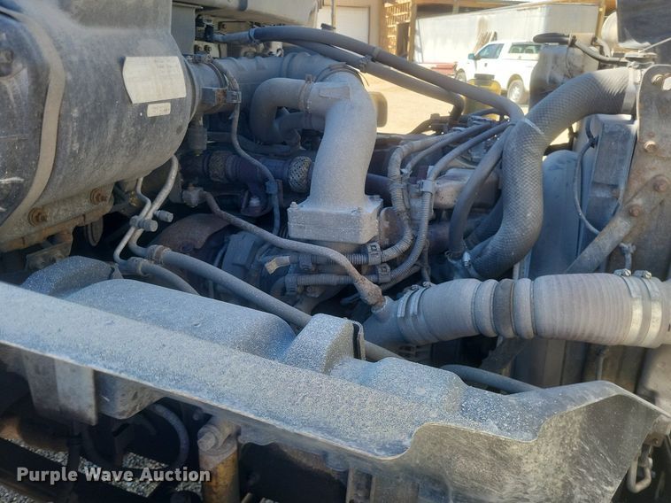 image for item EJ7910 2014 Hino 338 box truck