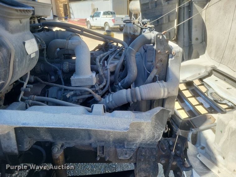 image for item EJ7910 2014 Hino 338 box truck