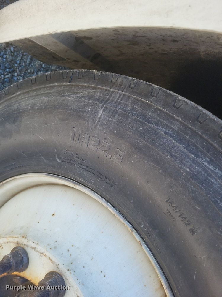 image for item EJ7910 2014 Hino 338 box truck