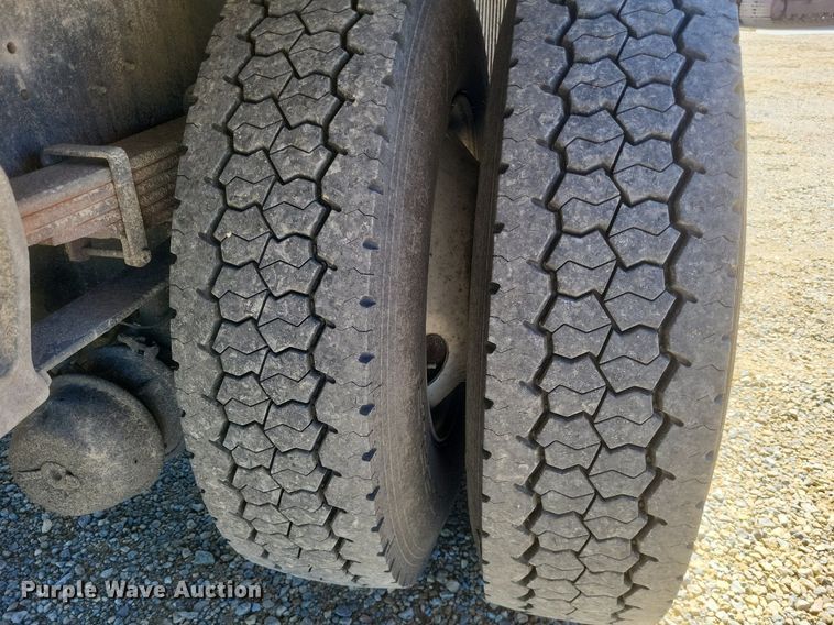 image for item EJ7910 2014 Hino 338 box truck