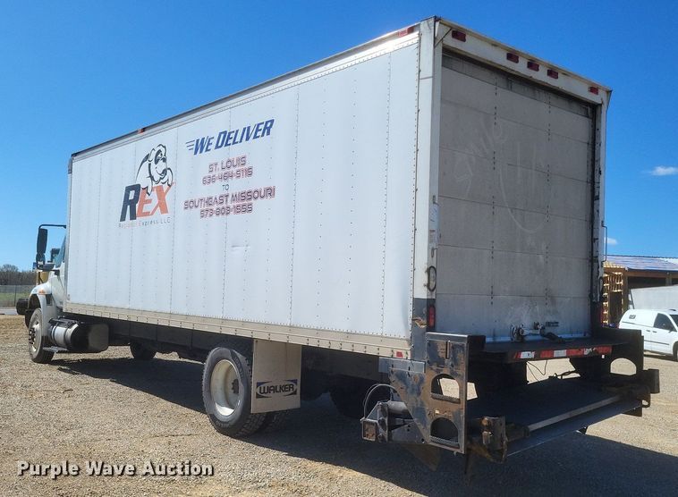 image for item EJ7911 2016 International 4300 box truck