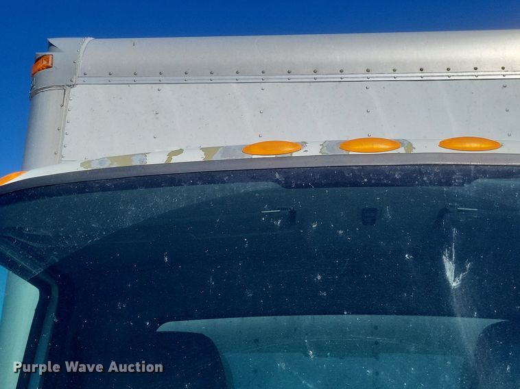 image for item EJ7911 2016 International 4300 box truck