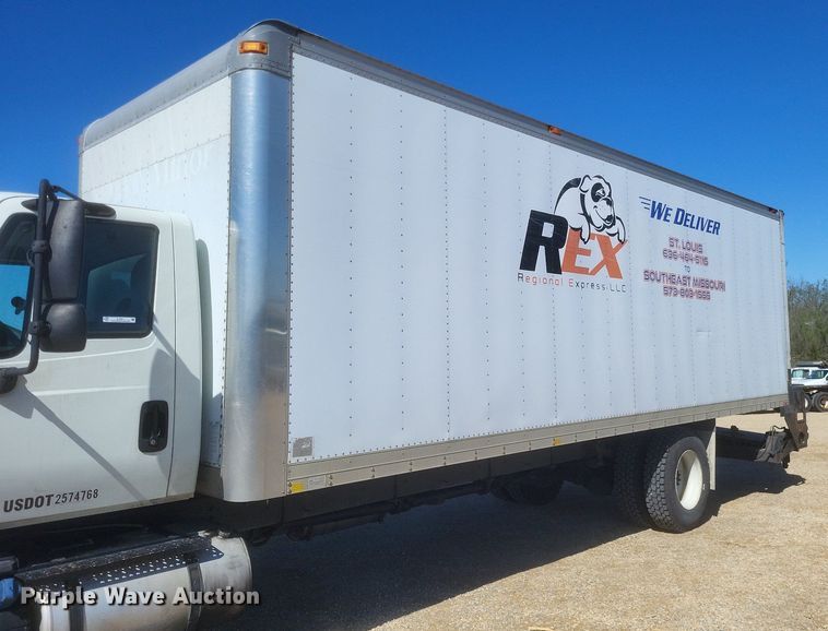 image for item EJ7911 2016 International 4300 box truck