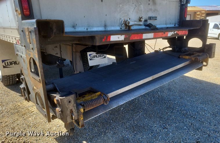 image for item EJ7911 2016 International 4300 box truck