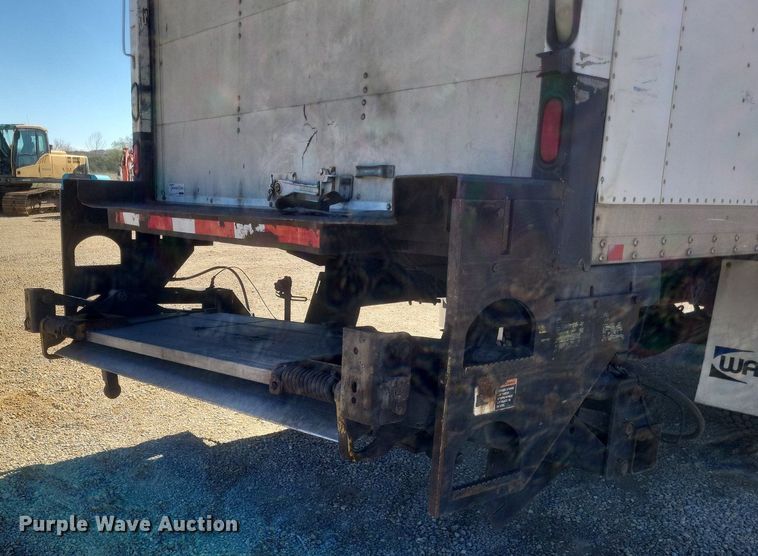 image for item EJ7911 2016 International 4300 box truck