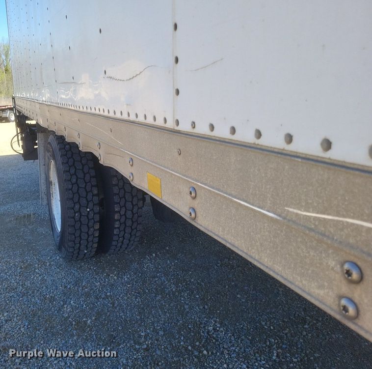 image for item EJ7911 2016 International 4300 box truck