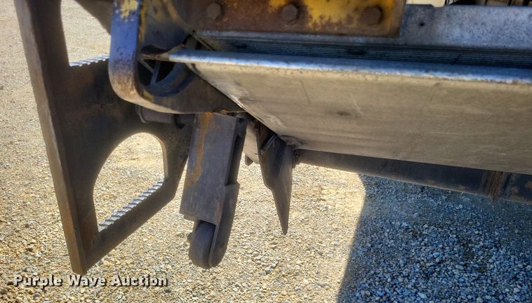 image for item EJ7911 2016 International 4300 box truck