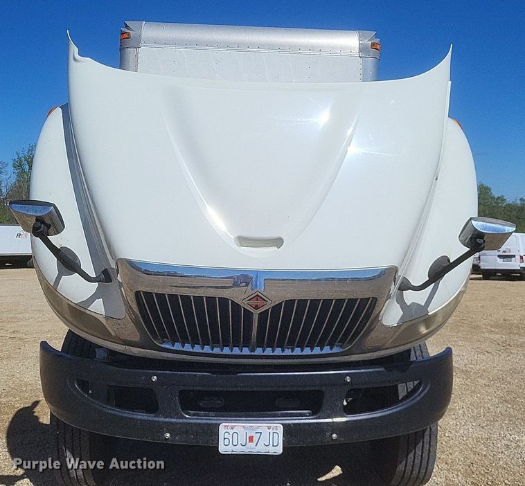 image for item EJ7911 2016 International 4300 box truck