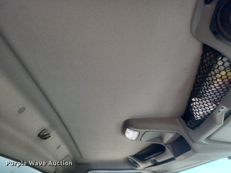 image for item EJ7911 2016 International 4300 box truck