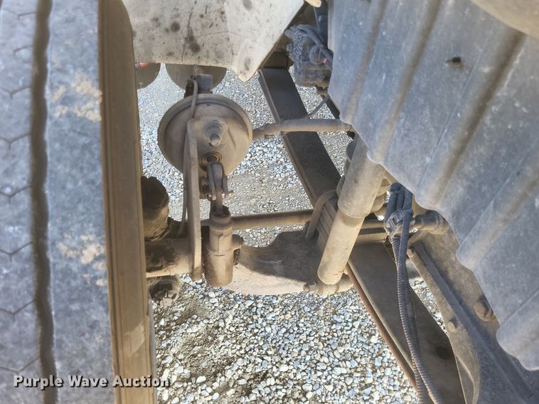 image for item EJ7911 2016 International 4300 box truck