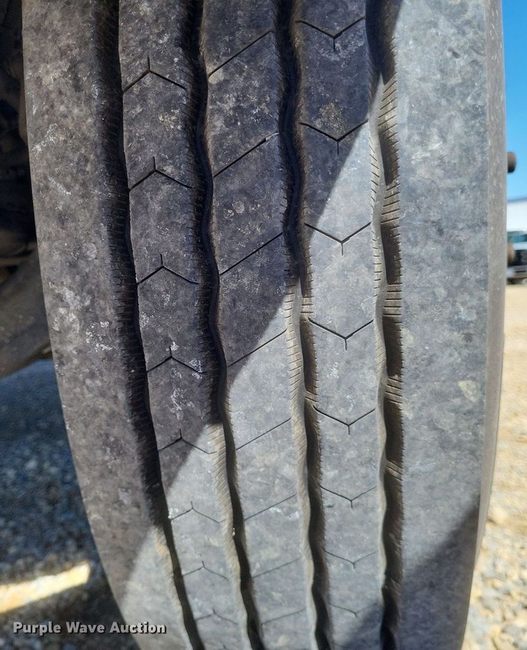 image for item EJ7911 2016 International 4300 box truck