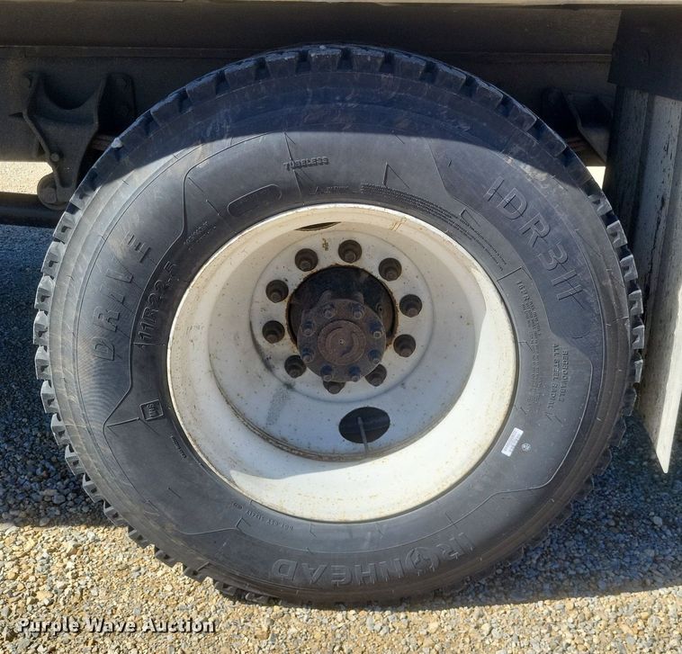 image for item EJ7911 2016 International 4300 box truck