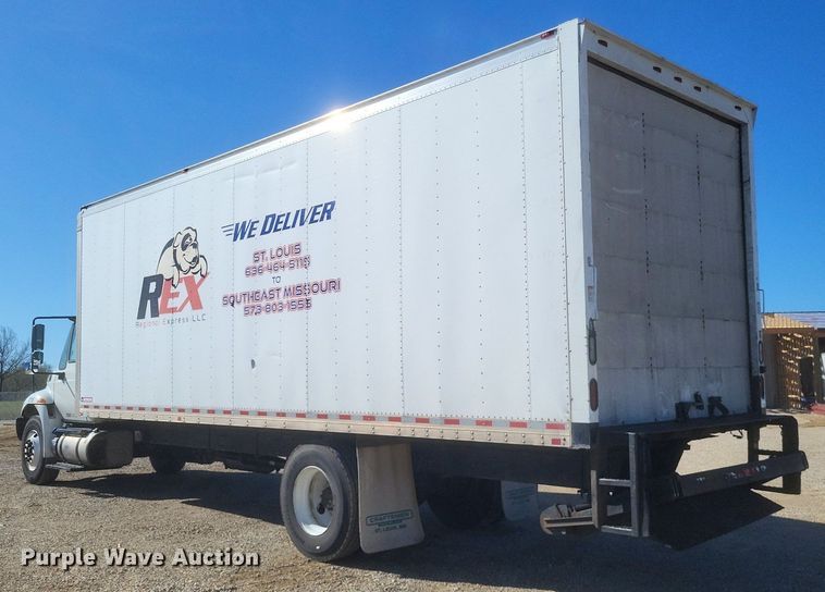 image for item EJ7912 2017 International 4300 box truck