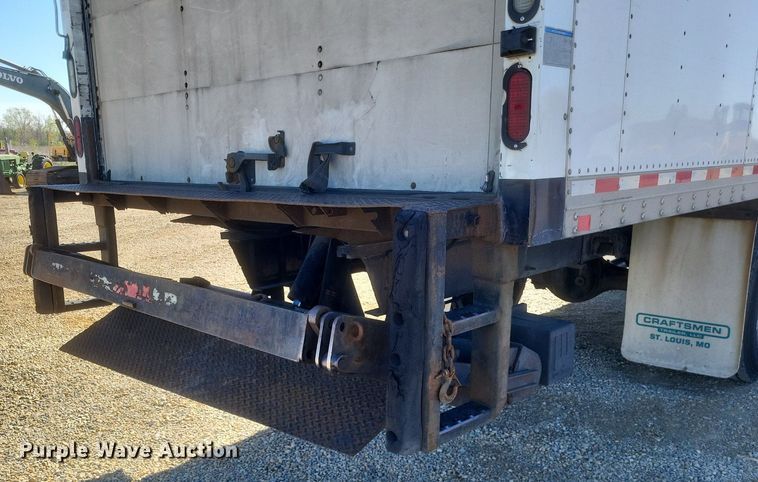 image for item EJ7912 2017 International 4300 box truck