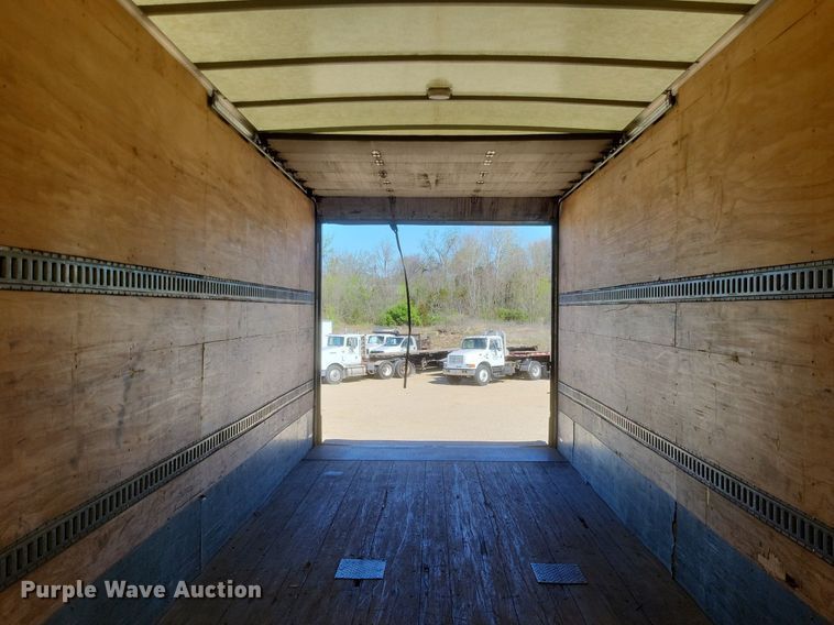 image for item EJ7912 2017 International 4300 box truck