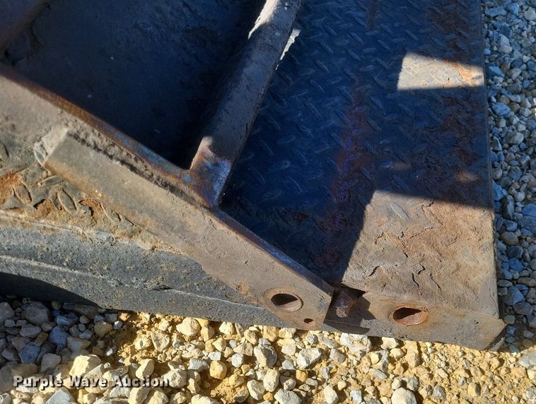 image for item EJ7912 2017 International 4300 box truck