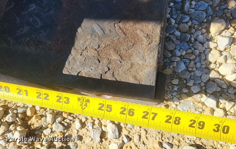 image for item EJ7912 2017 International 4300 box truck