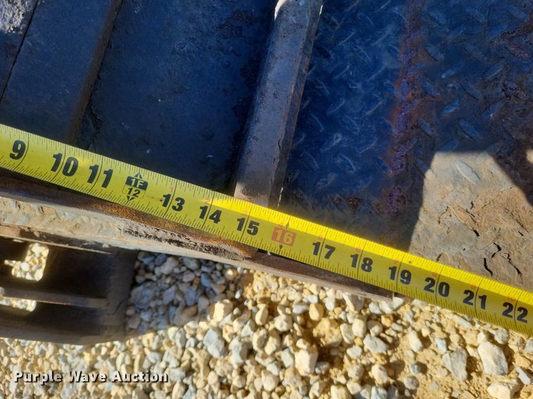 image for item EJ7912 2017 International 4300 box truck