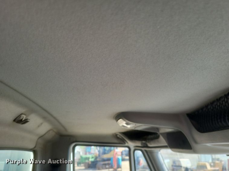 image for item EJ7912 2017 International 4300 box truck