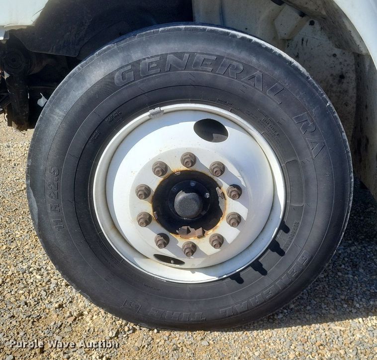 image for item EJ7912 2017 International 4300 box truck