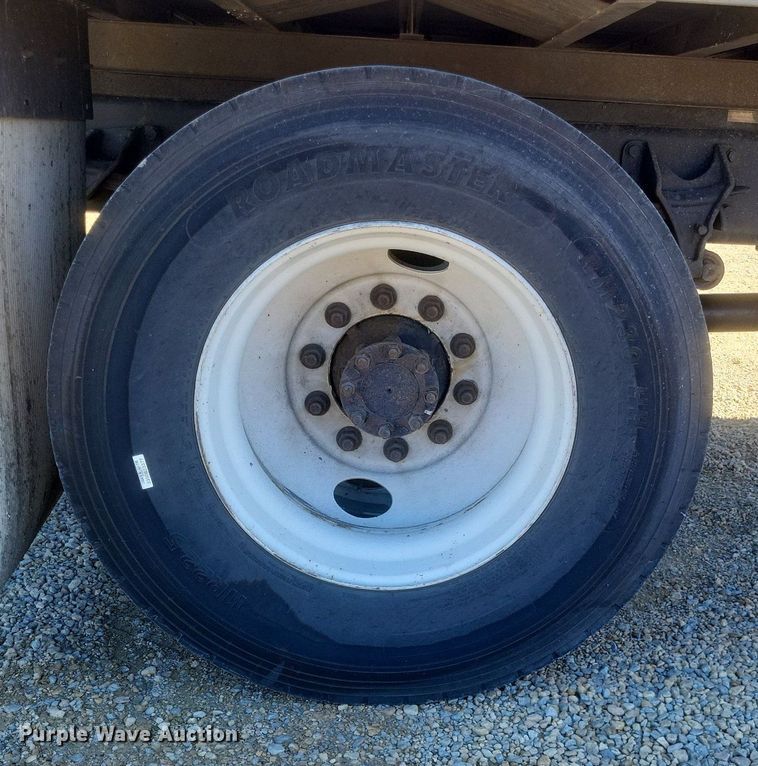 image for item EJ7912 2017 International 4300 box truck