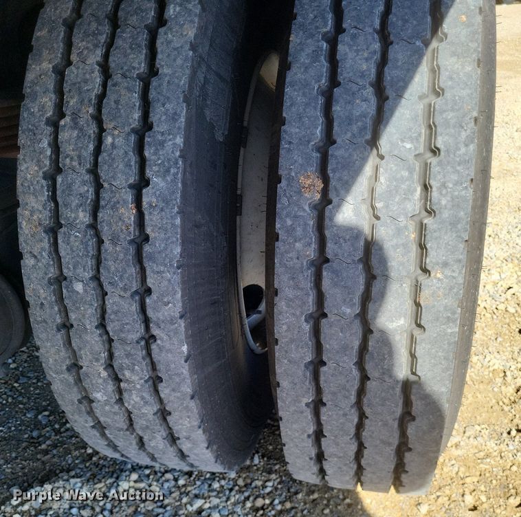 image for item EJ7912 2017 International 4300 box truck