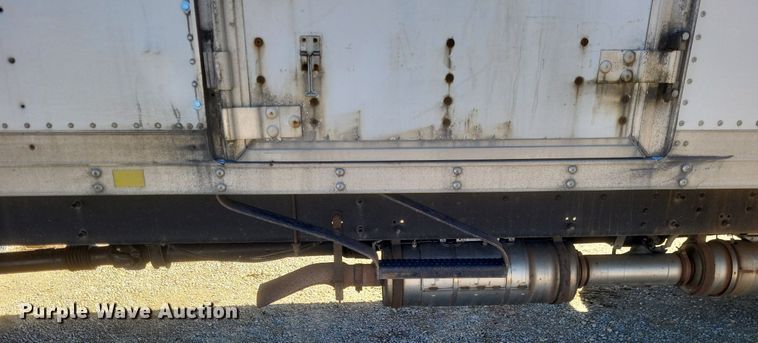 image for item EJ7913 2017 International 4300 box truck