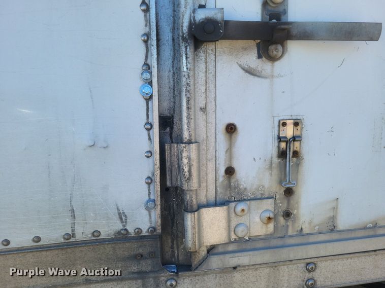 image for item EJ7913 2017 International 4300 box truck