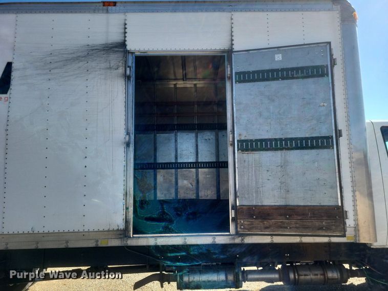 image for item EJ7913 2017 International 4300 box truck